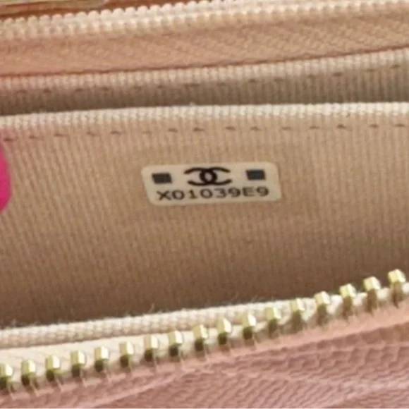 Chanel Pink Quilted Wallet - Picture 8 of 13